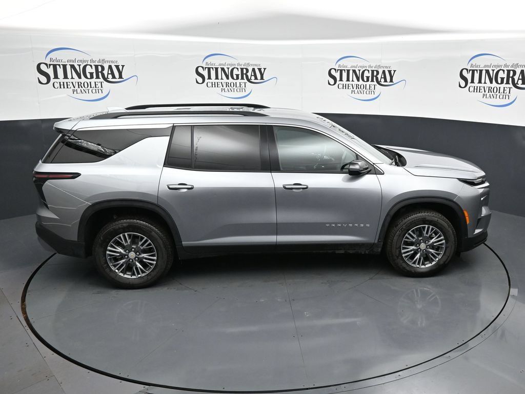Used 2026 Chevrolet Traverse LT AWD/4WD image 25