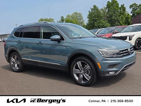 Used 2019 Volkswagen Tiguan SEL Premium w/ 3rd Row Seat Package AWD/4WD image 3