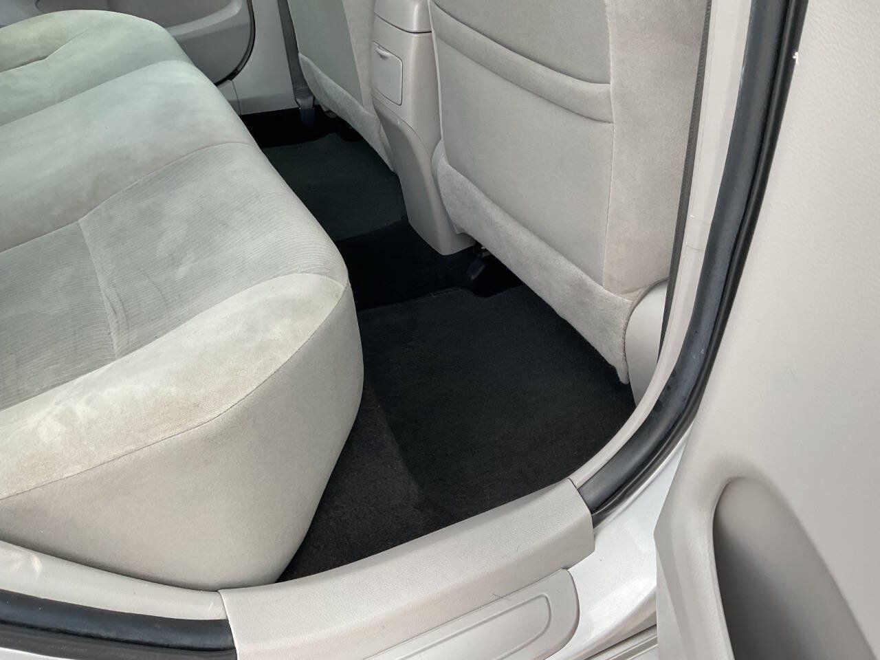 Used 2011 Toyota Corolla LE FWD image 33