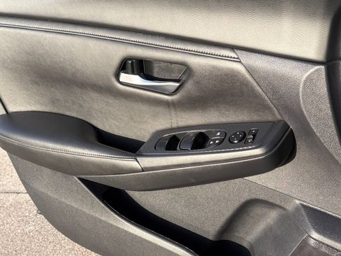 Certified 2024 Nissan Sentra SV FWD image 27