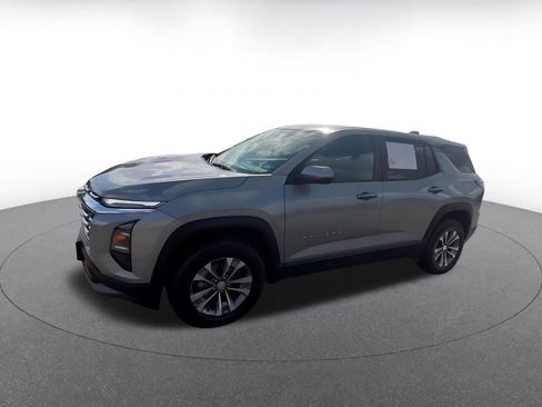 Used 2025 Chevrolet Equinox LT image 8