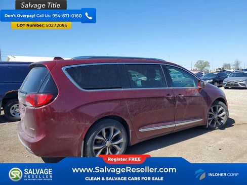Used 2019 Chrysler Pacifica Limited w/ Tire & Wheel Group FWD image 4