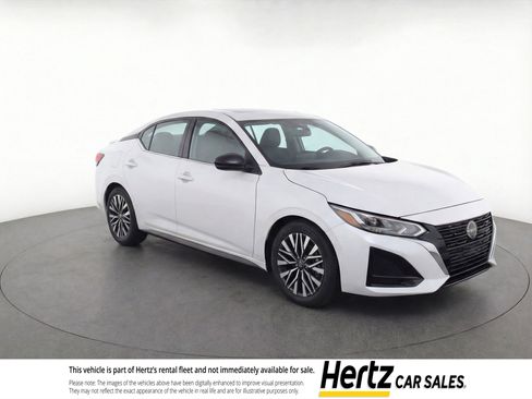 Used 2024 Nissan Altima 2.5 SV FWD image 1