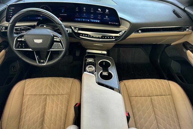 Certified 2024 Cadillac Lyriq Luxury w/ Nappa Leather Package AWD/4WD image 13