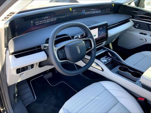 New 2026 Lincoln Nautilus Reserve image 8