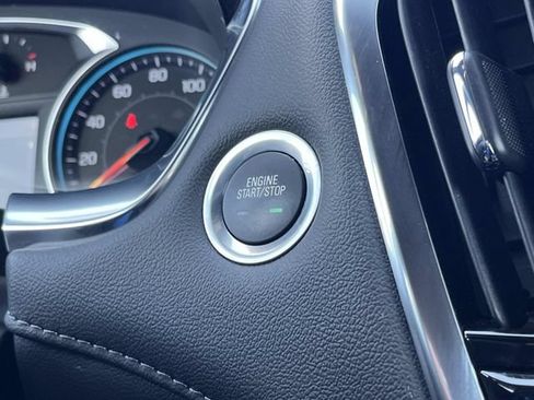 Certified 2023 Chevrolet Traverse LT FWD image 35