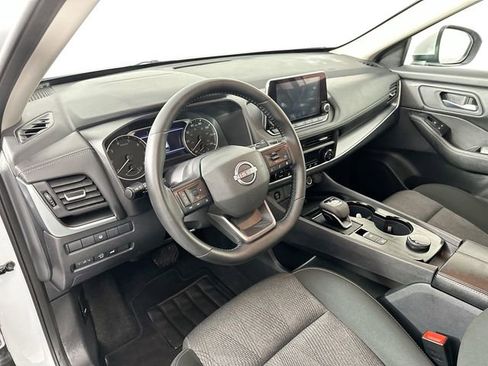 Used 2025 Nissan Rogue SV image 18