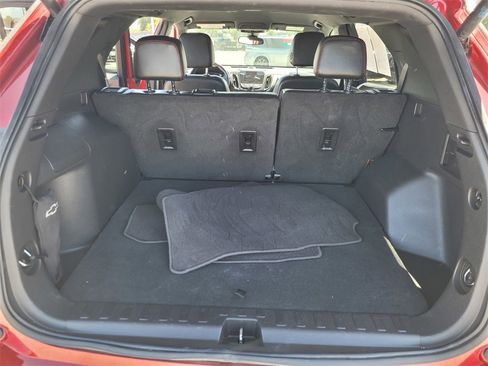 Used 2022 Chevrolet Equinox RS w/ RS Leather Package image 10