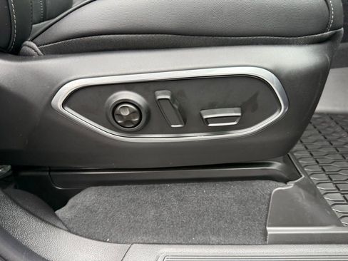 New 2026 Jeep Grand Wagoneer L 4WD w/ Premium Group I image 60