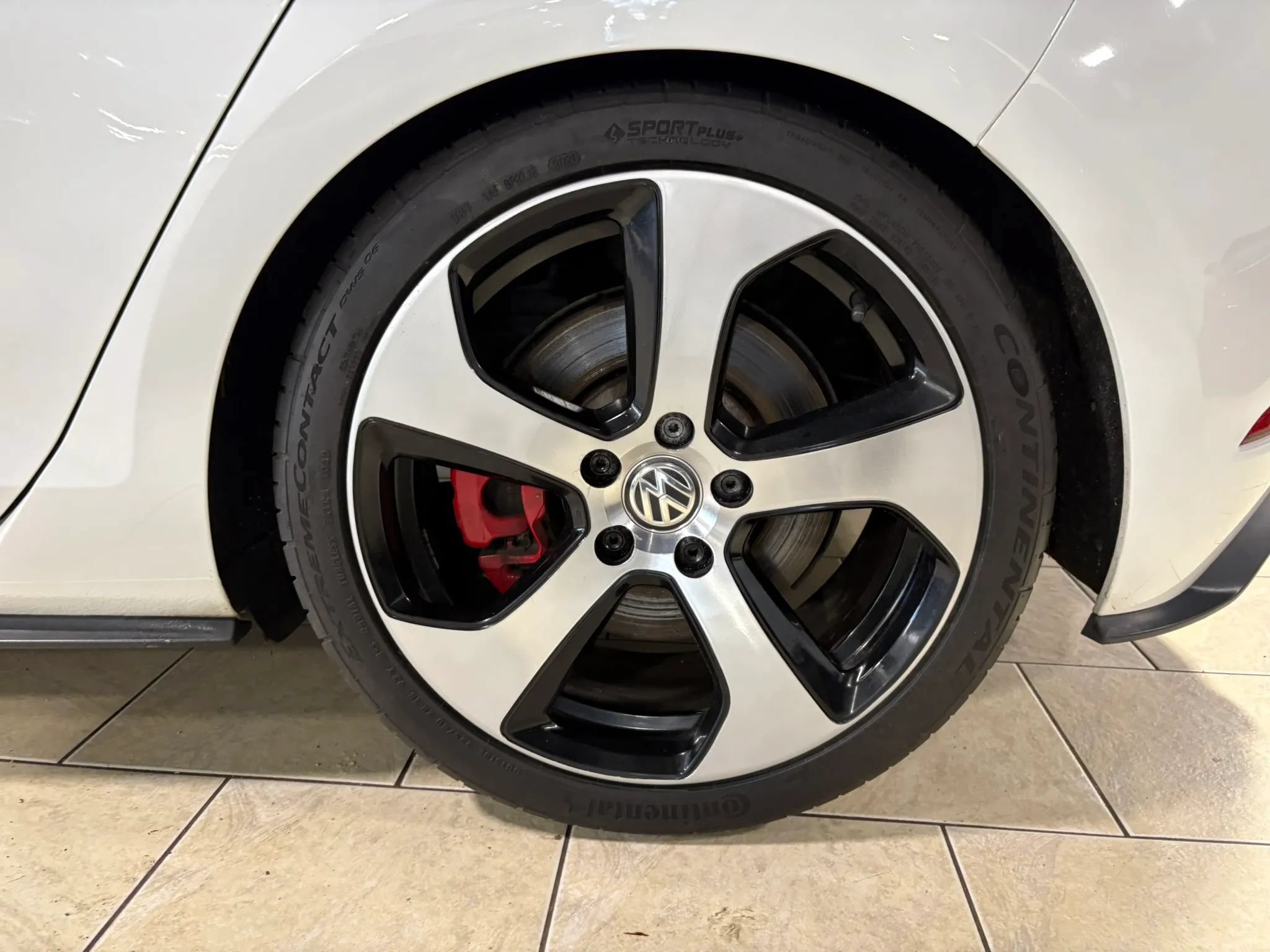 Used 2019 Volkswagen GTI S FWD image 37