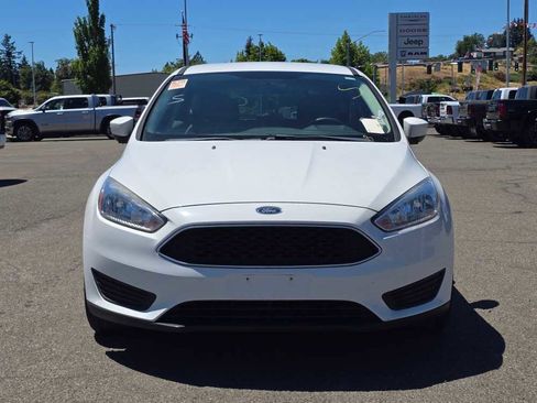 Used 2018 Ford Focus SE FWD image 12