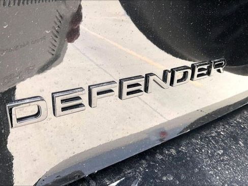 New 2026 Land Rover Defender 110 X-Dynamic SE image 9