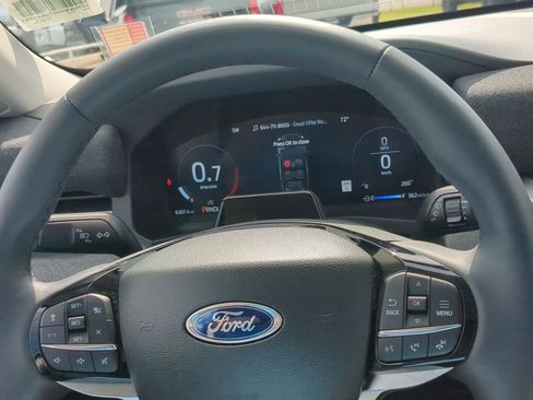 Used 2026 Ford Explorer Platinum w/ LUX Leather Package image 13