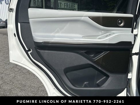 New 2026 Lincoln Navigator Black Label AWD/4WD image 12
