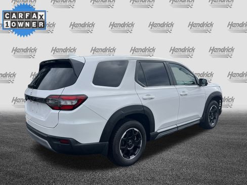 Used 2025 Honda Pilot EX-L image 10