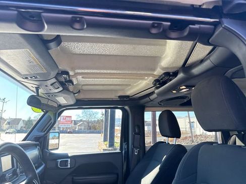 Used 2019 Jeep Wrangler Sport image 21
