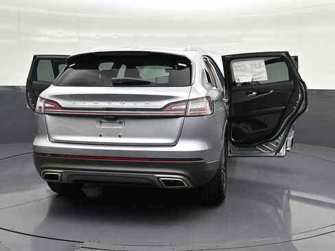 Used 2021 Lincoln Nautilus FWD image 40