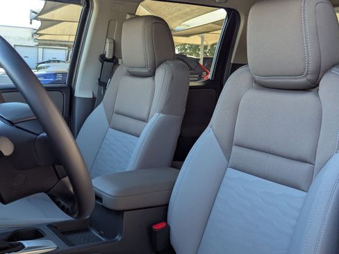 Used 2022 Nissan Frontier SV w/ Technology Package image 14