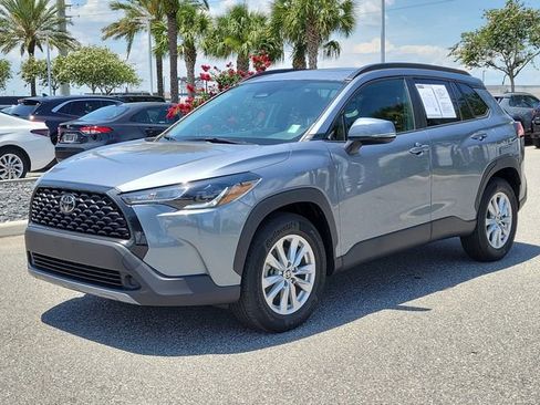 Used 2023 Toyota Corolla Cross LE w/ Moonroof Package AWD/4WD image 2