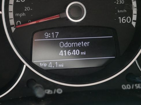 Used 2014 Volkswagen Beetle 1.8T FWD image 32