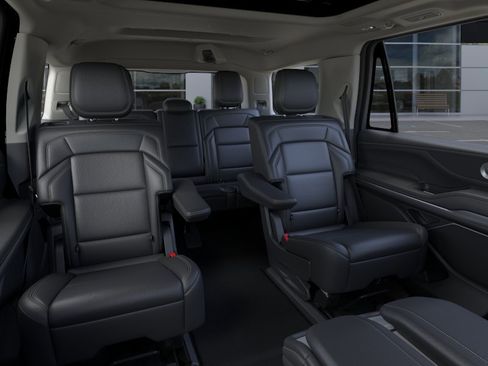 New 2026 Lincoln Navigator Reserve AWD/4WD image 11