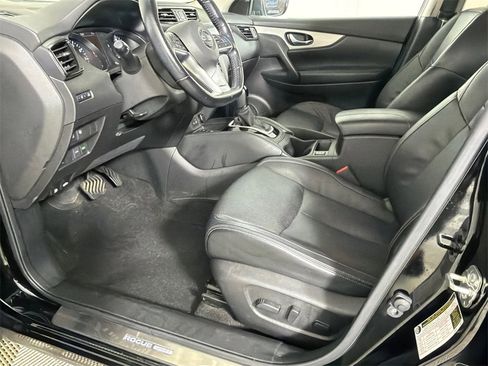 Used 2020 Nissan Rogue Sport SL w/ Premium Package image 11