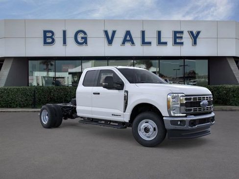 New 2026 Ford F350 XL w/ XL Chrome Package image 7