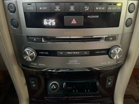 Used 2013 Lexus LX 570 4WD image 22