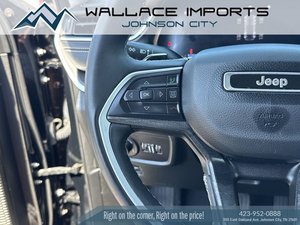 Used 2023 Jeep Grand Cherokee Limited AWD/4WD image 30