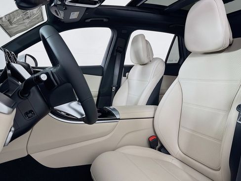 New 2026 Mercedes-Benz GLC 300 image 16