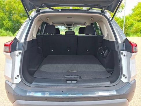 Certified 2021 Nissan Rogue SV FWD image 14