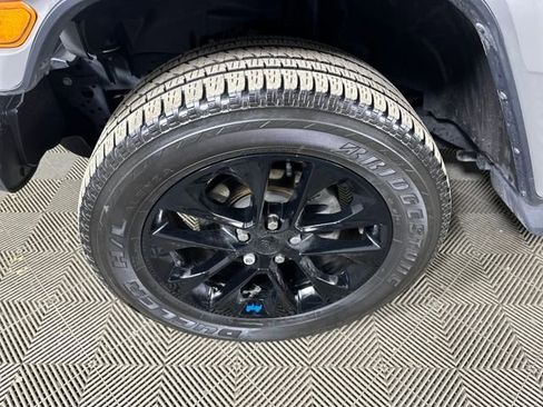 Used 2023 Jeep Wrangler Unlimited Sahara image 9