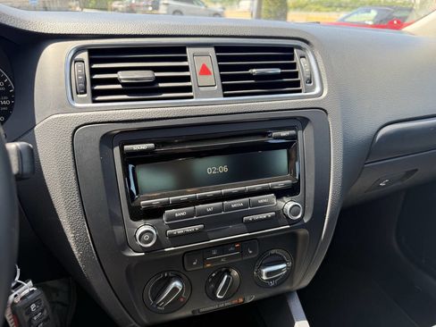 Used 2012 Volkswagen Jetta SE FWD image 29