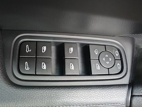Certified 2025 Porsche Cayenne AWD/4WD image 15