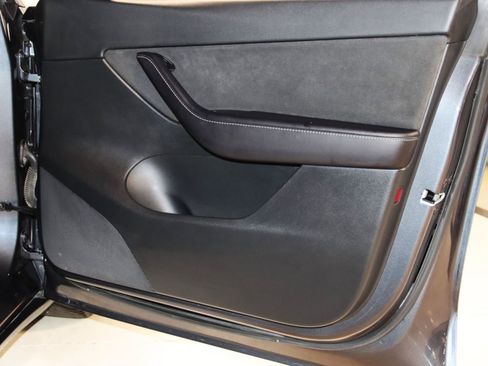 Used 2022 Tesla Model Y Long Range AWD/4WD image 49