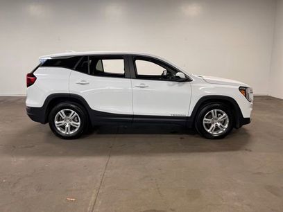 Used 2024 GMC Terrain SLE