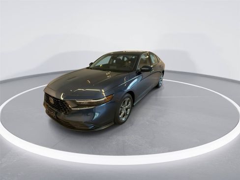 Used 2024 Honda Accord EX image 4