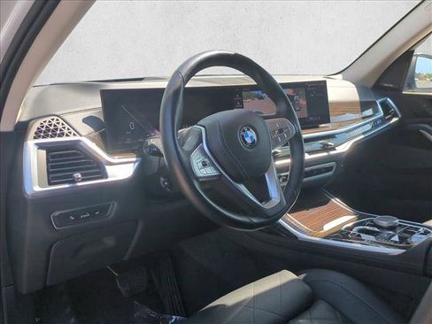 Used 2024 BMW X7 xDrive40i w/ Premium Package AWD/4WD image 10