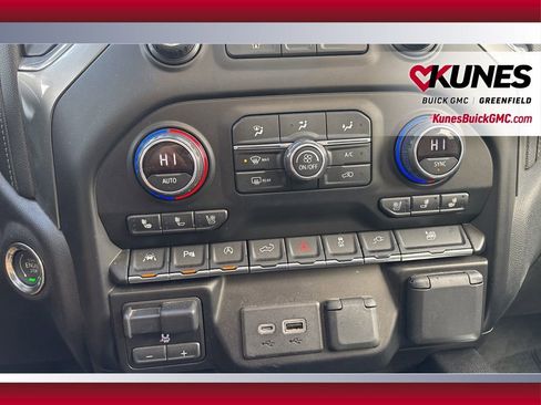 Used 2019 Chevrolet Silverado 1500 LTZ w/ LTZ Plus Package image 32