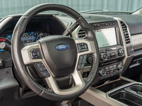 Used 2017 Ford F250 Lariat w/ Lariat Ultimate Package AWD/4WD image 24