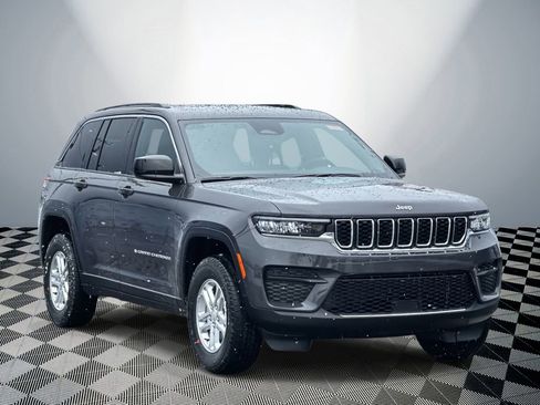 New 2025 Jeep Grand Cherokee Laredo w/ Luxury Tech Group I image 4