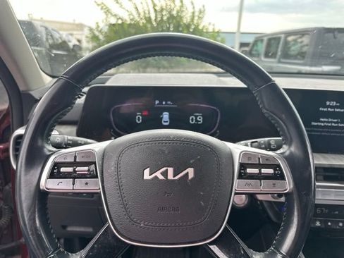 Used 2023 Kia Telluride EX w/ EX Captain's Chair Package FWD image 8