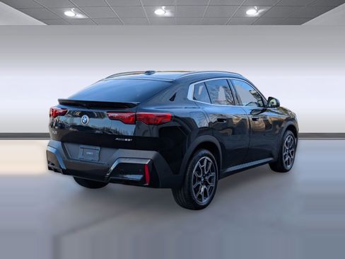 Certified 2025 BMW X2 xDrive28i image 9