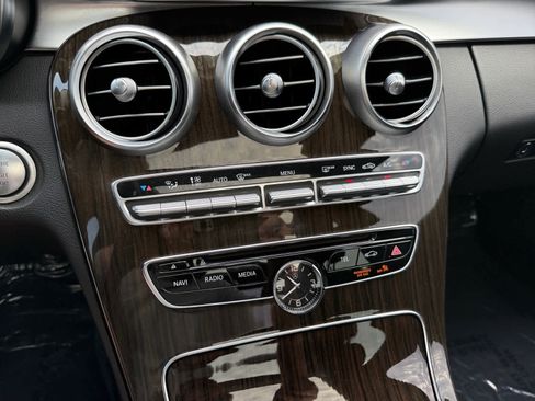 Used 2017 Mercedes-Benz C 300 4MATIC Sedan image 21