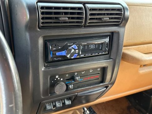 Used 1997 Jeep Wrangler Sahara AWD/4WD image 12