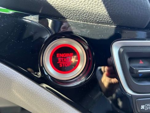 Used 2017 Honda Pilot Touring image 23