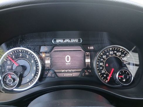 Used 2023 RAM 1500 Laramie AWD/4WD image 19