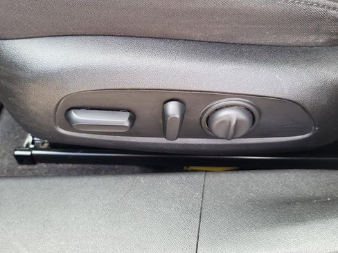 Used 2018 Chevrolet Malibu LT image 17