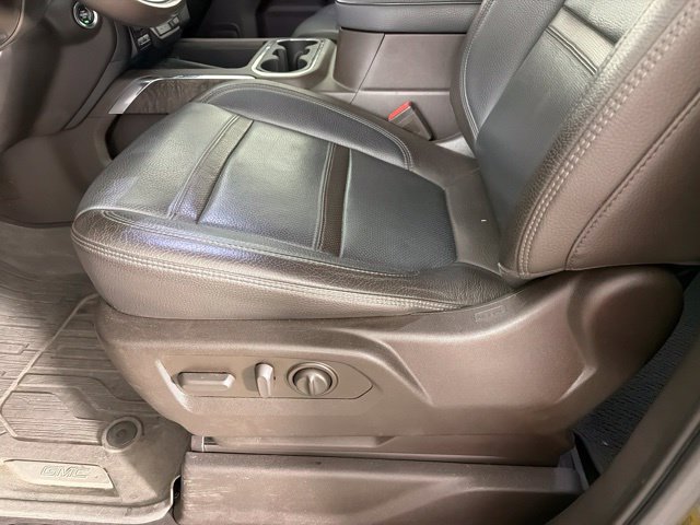 Used 2022 GMC Sierra 3500 Denali AWD/4WD image 27