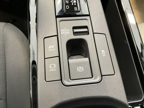 New 2026 Toyota Prius LE image 13